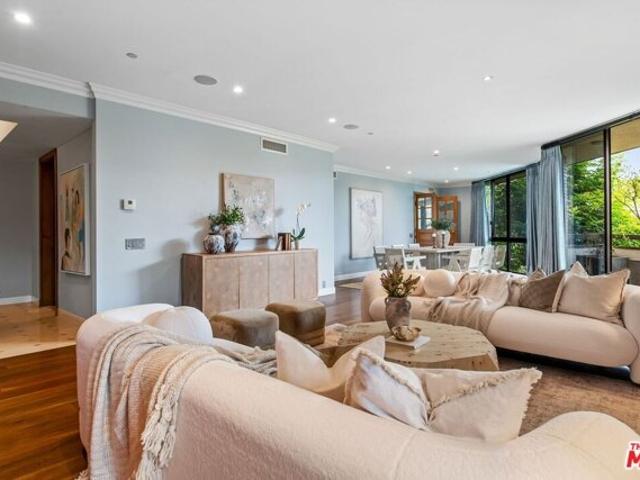 Condo for sale in Beverly Hills, California