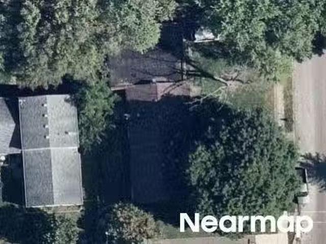 House for sale in Greenfield
