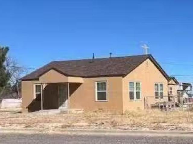 House for sale in Pecos