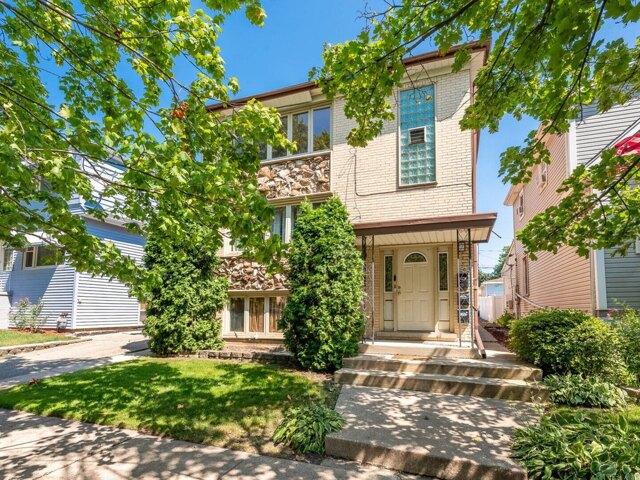 Condo for sale in Elmwood Park Condo for sale in Elmwood Park