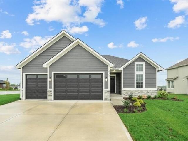 House for sale in Basehor, Kansas