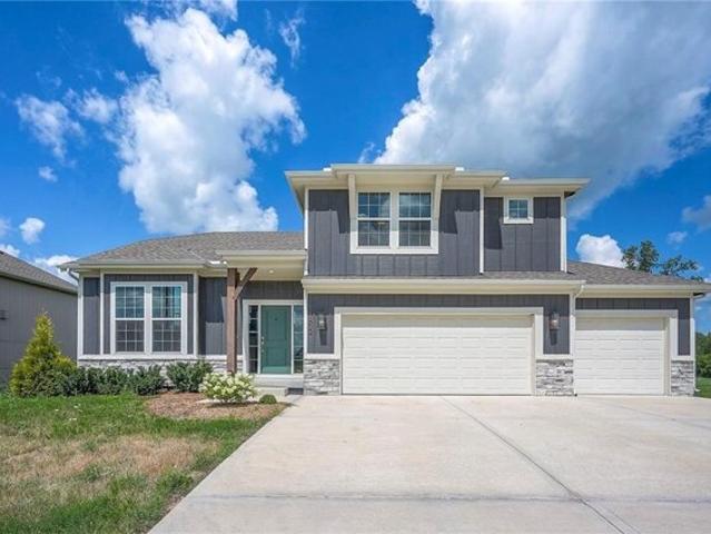 House for sale in Basehor, Kansas