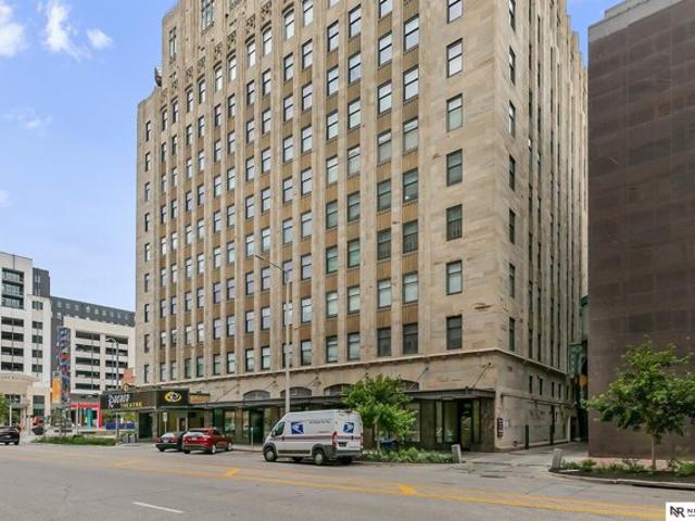 Condo for sale in Lincoln