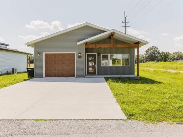 House for sale in Herrin