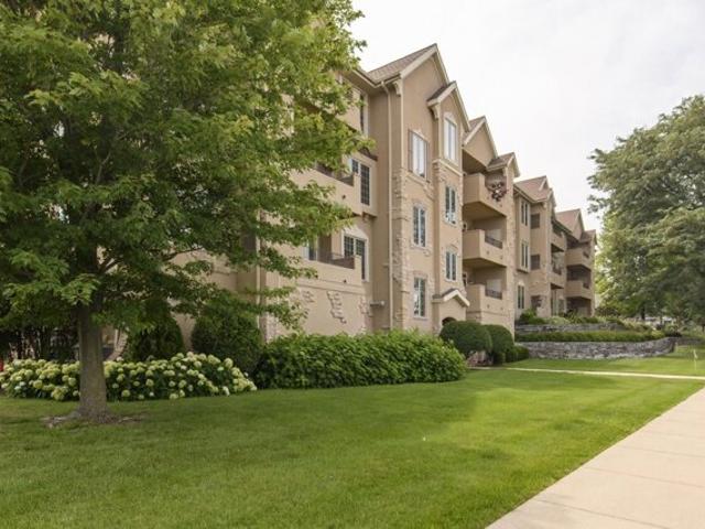 Condo for sale in Waukesha