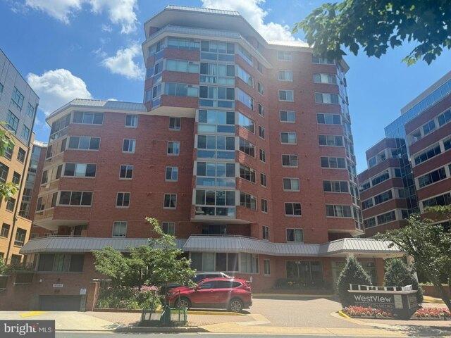 Condo for sale in Arlington