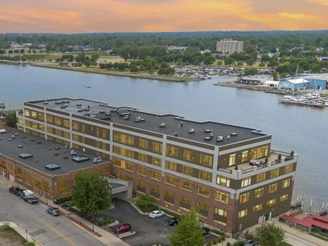 Condo for sale in Bay City