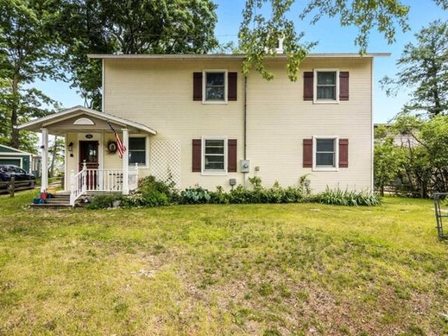 House for sale in Suttons Bay