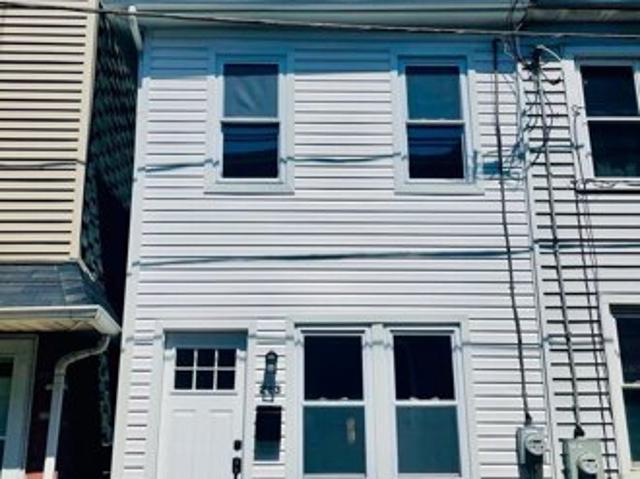 House for sale in Gloucester City