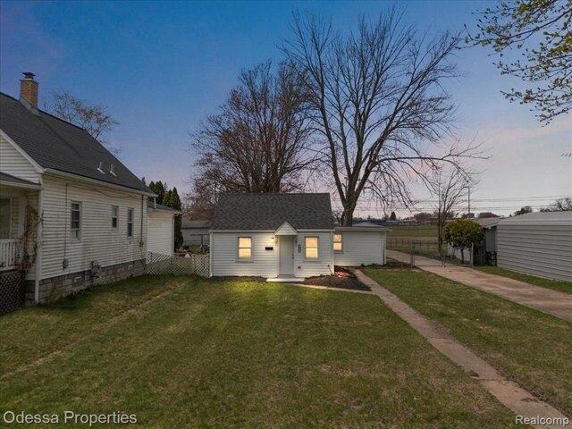 House for sale in Mount Clemens