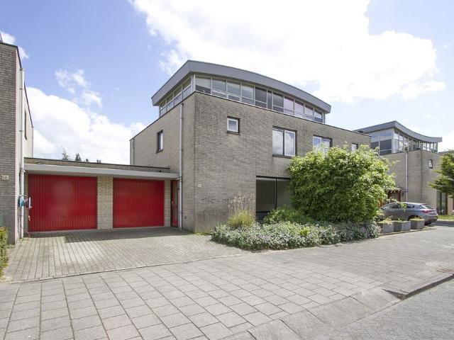 Appartement te huur in Diemen, Diemen-Centrum