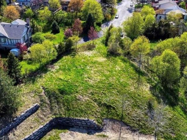 House for sale in Dundas House for sale in Dundas