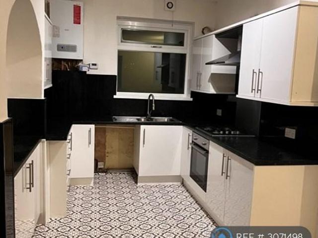 Apartment for rent in Battyeford, Kirklees