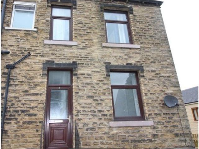 House for rent in Milnsbridge, West Yorkshire