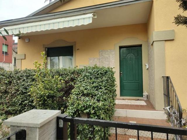 Villa Indipendente in vendita a San Giovanni Lupatoto, Veneto