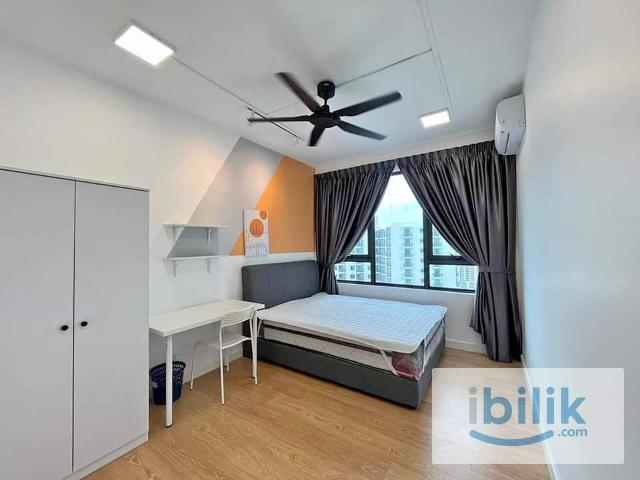 Room for rent in Petaling, Alam Impian
