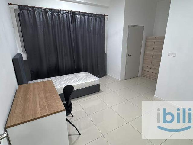 Room for rent in Petaling, Alam Impian