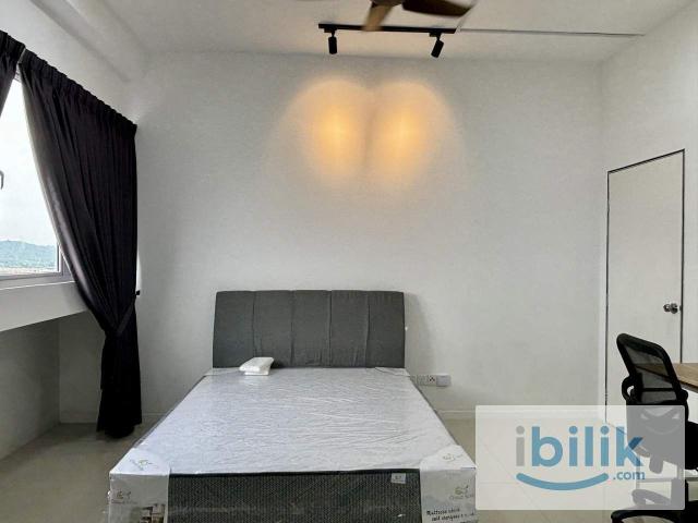 Room for rent in Petaling, Alam Impian