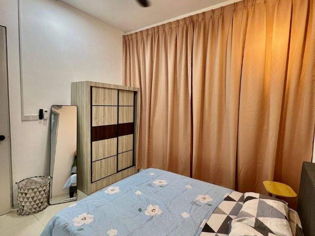 Room for rent in Petaling, Alam Impian