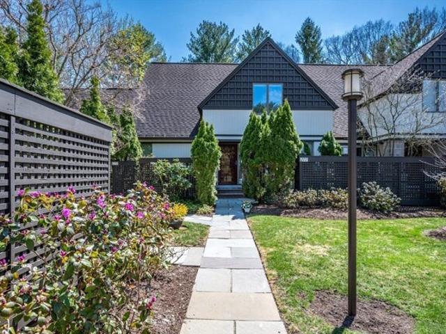 Condo for sale in Auburndale, Massachusetts