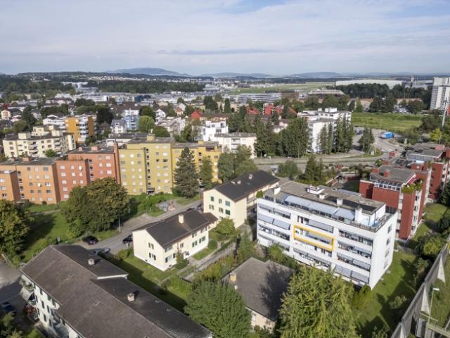 Wohnung kaufen in Opfikon, Zürich