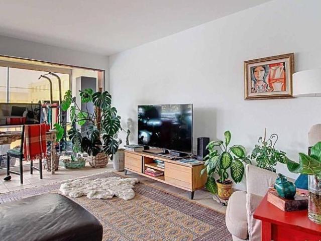 Wohnung kaufen in Gland, Waadt