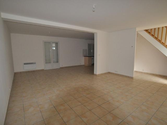 Maison location à Sens, Nailly