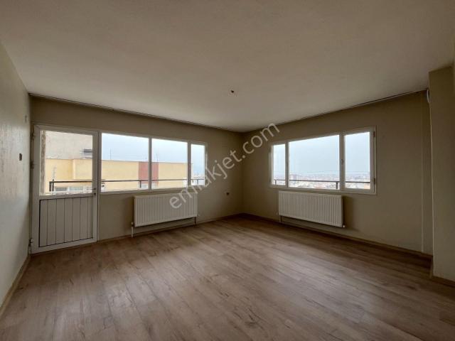 Bayrakli, İzmir içerisinde kiralık mülk