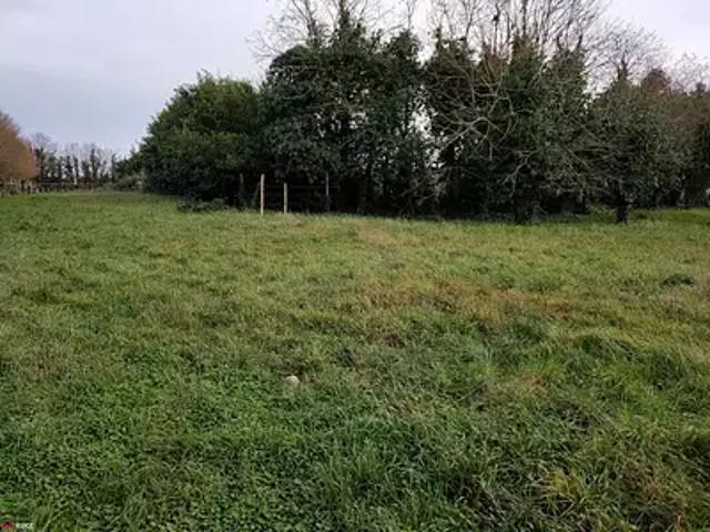 Terrain vente à Fontenay-le-Comte, Nalliers
