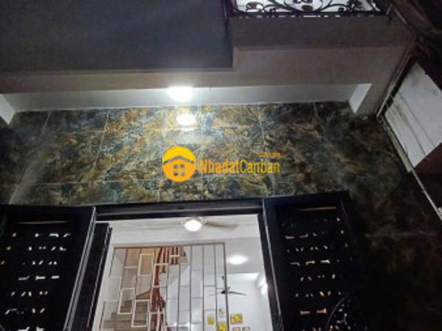 Nhà mặt phố bán
