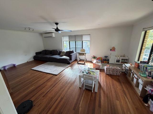 Room for rent in Kings Creek, Queensland