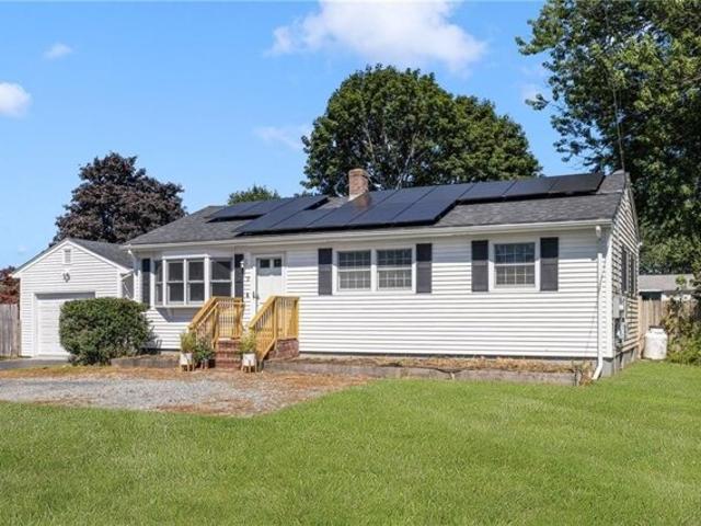 House for sale in Middletown, Newport County