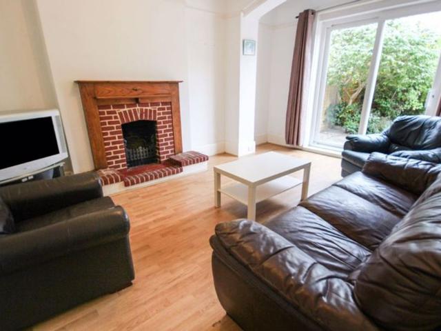 Studio for rent in Talbot Village, Bournemouth