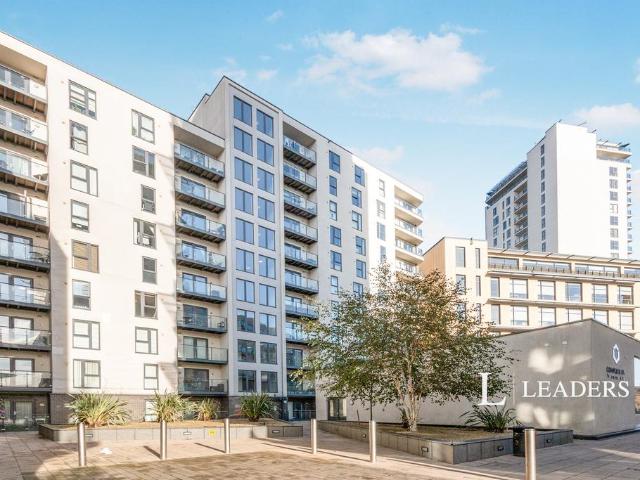 Apartment for rent in Horsell, Woking