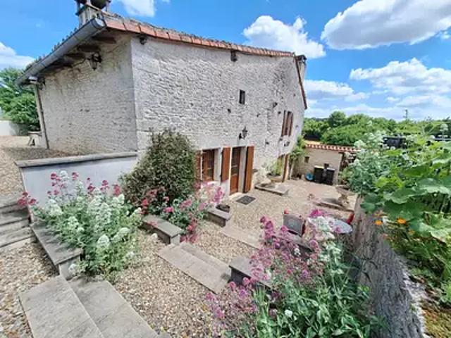 Maison vente à Confolens, Nanteuil-en-vallée