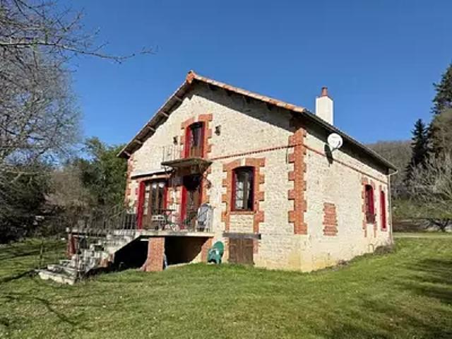 Maison vente à Confolens, Nanteuil-en-vallée