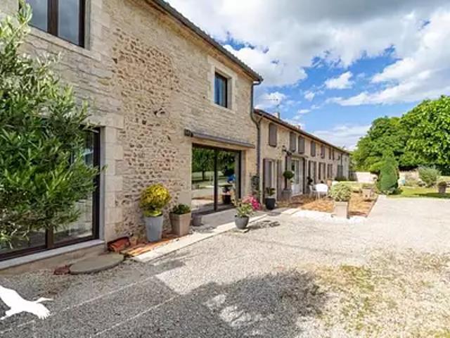 Maison vente à Confolens, Nanteuil-en-vallée