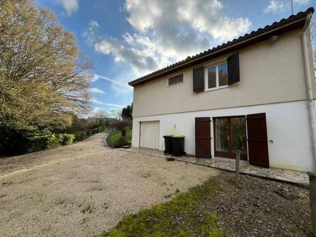 Maison location à Nanteuil-en-Vallée