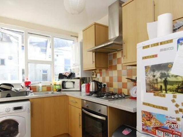 House for rent in Follaton, Strode