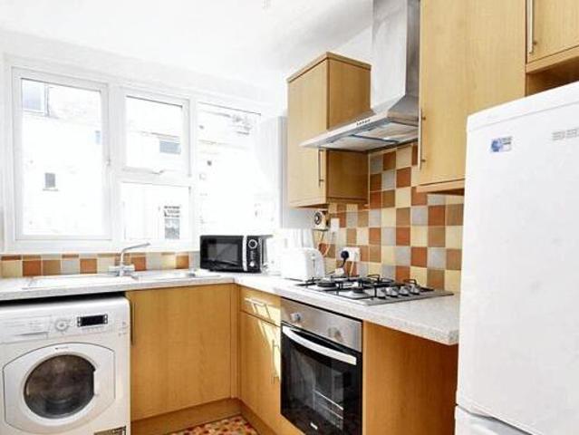 House for rent in Follaton, Strode