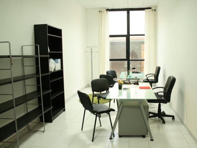 Ufficio in affitto a Casalnuovo Di Napoli, Campania