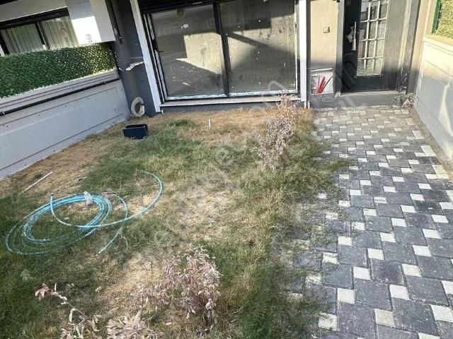 Menderes, Mithatpaşa Mahallesi içerisinde satılık Villa