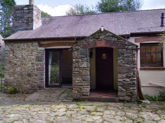 Apartment for rent in Narberth, Wales