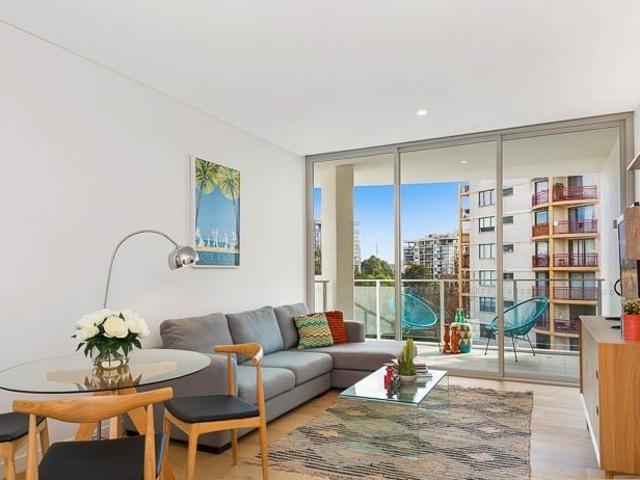 Apartment for rent in Lower North Shore, Sydney