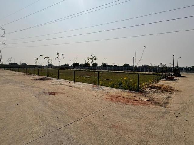 Land for sale in Hariana