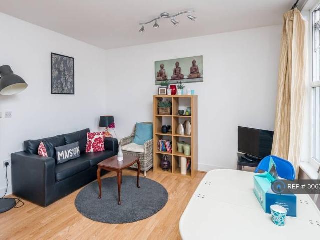 Apartment for rent in Upper Clapton, Greater London