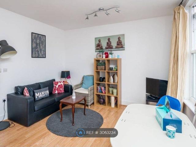 Apartment for rent in Upper Clapton, Greater London