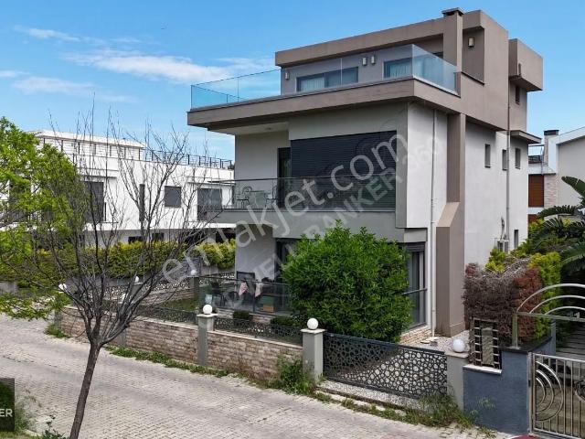 Narlidere, İzmir içerisinde satılık Villa