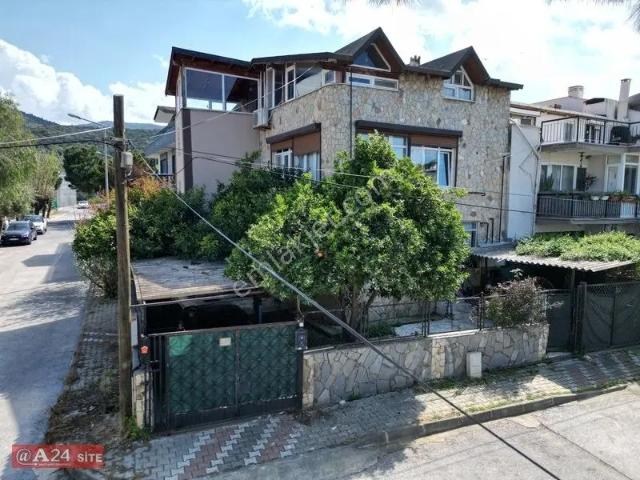 Narlidere, İzmir içerisinde satılık Bina