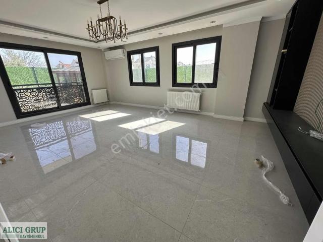 Sariçam, Adana içerisinde kiralık Villa